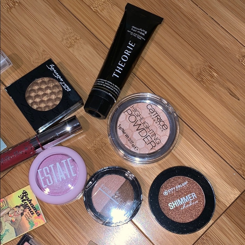Makeup bundle - Picture 2 of 3